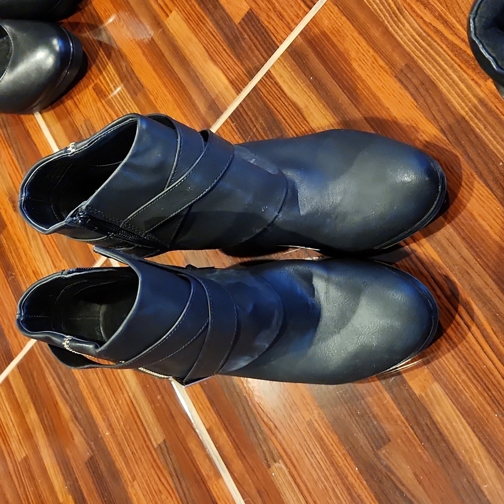 Ankle boots - Picture 3 of 3